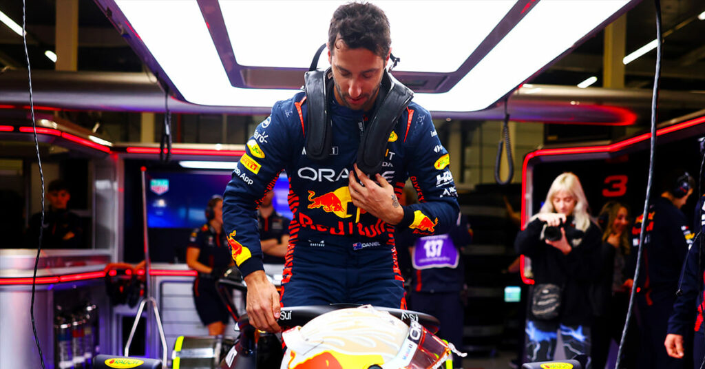 découvrez les détails de l'écartement de daniel ricciardo de l'équipe red bull, un tournant marquant dans sa carrière de pilote. analyse des raisons, des implications sportives et des perspectives d'avenir pour le pilote australien.
