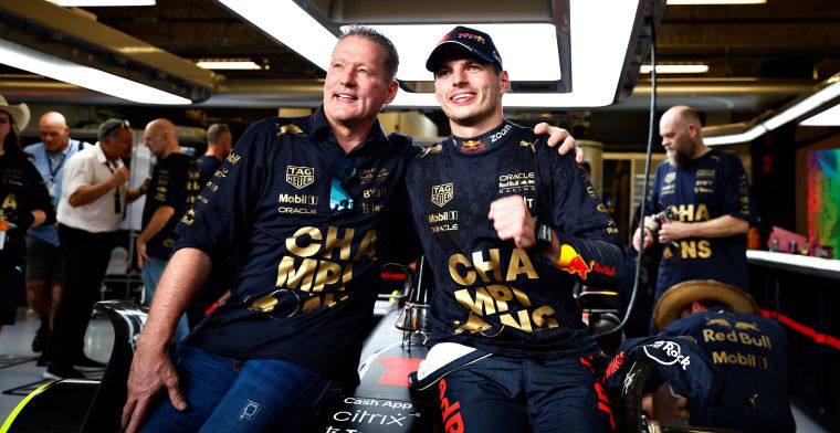 Ecclestone prédit que Verstappen s&rsquo;imposera à nouveau, tandis que Piastri s&rsquo;annonce comme le champion de demain