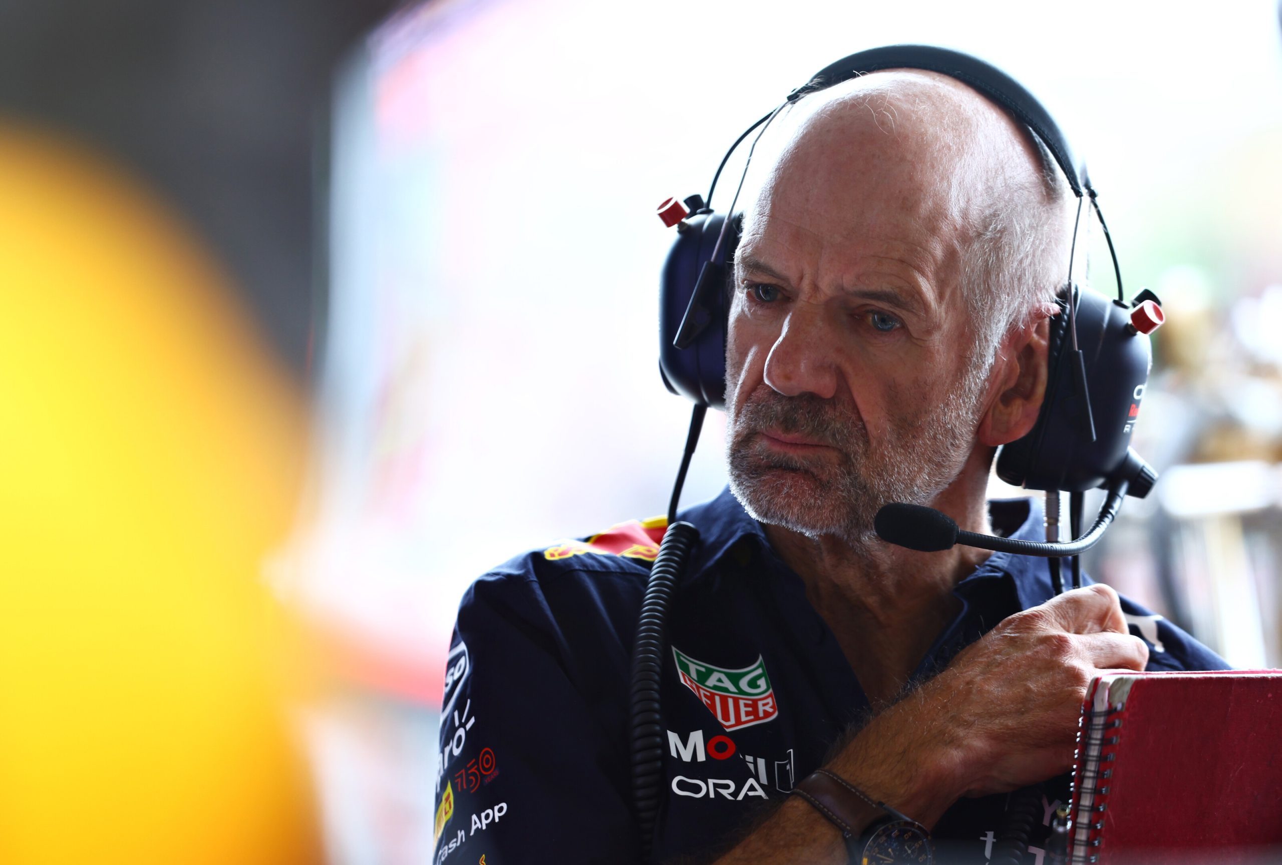 découvrez les implications du départ d'adrian newey, l'un des ingénieurs les plus talentueux de la formule 1. analysez son impact sur l'équipe et les perspectives d'avenir de la compétition.
