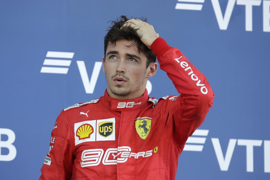 découvrez comment leclerc a doublé ferrari lors de la dernière course aux états-unis, une performance exceptionnelle qui a fait vibrer les fans de formule 1. revivez les moments clés de cette course palpitante et les stratégies audacieuses du pilote monégasque.