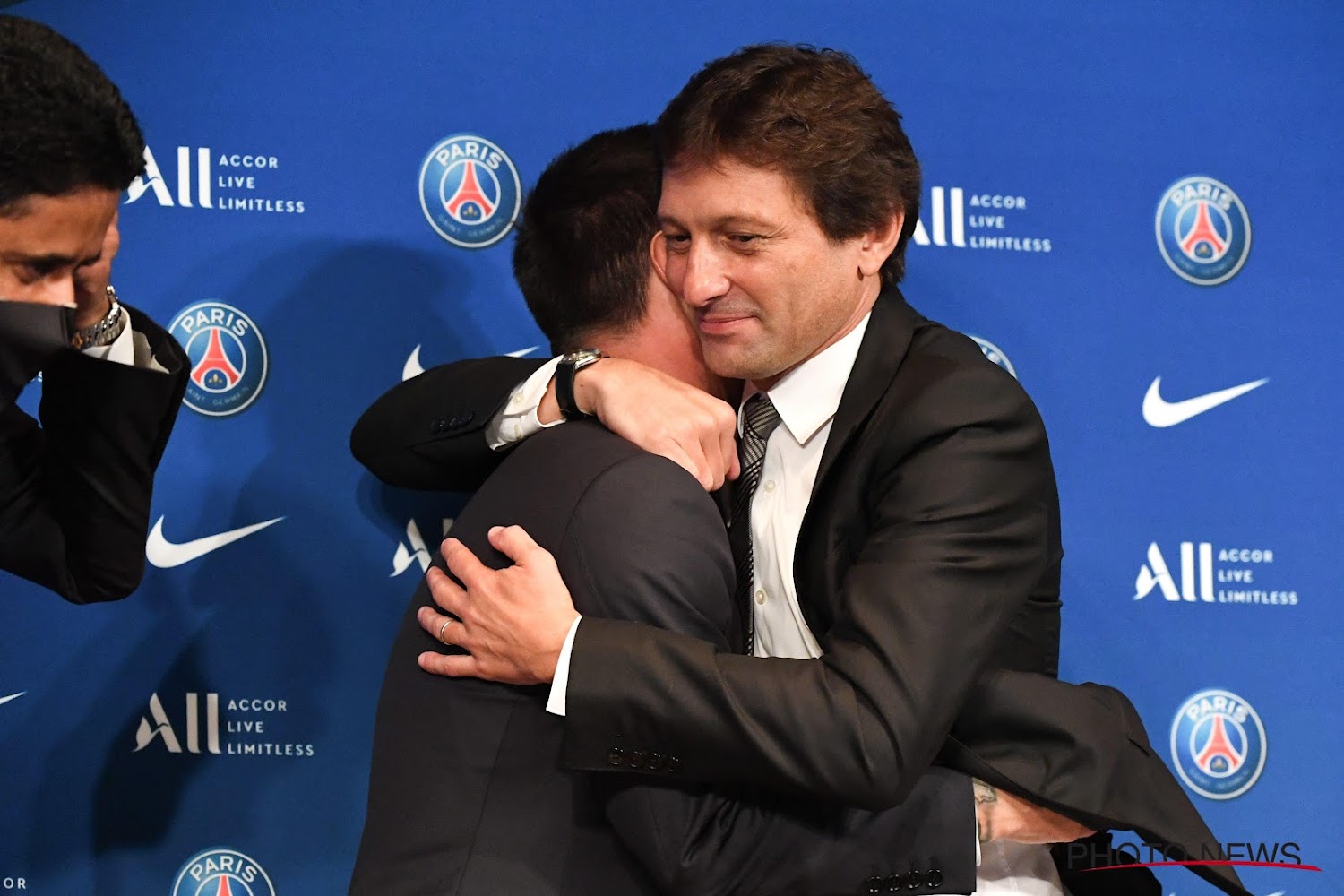 découvrez comment nico rosberg a amusé ses fans en se moquant du psg, révélant sa vision humoristique du football et de la célèbre équipe parisienne dans une récente déclaration.