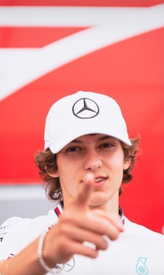 découvrez les performances impressionnantes de kimi antonelli lors de son test en f1. plongez dans l'univers de la formule 1 avec des analyses détaillées, des commentaires d'experts et des révélations sur l'avenir de ce jeune talent.