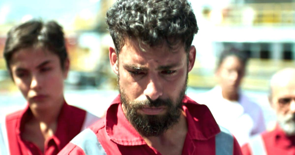 découvrez les intrigues palpitantes du triangle amoureux en formule 1, où rivalités sur la piste et passions contrariées se mêlent. plongez dans les relations complexes entre pilotes et leurs compagnes, révélant des drames inattendus et des choix déchirants au cœur de la compétition automobile.