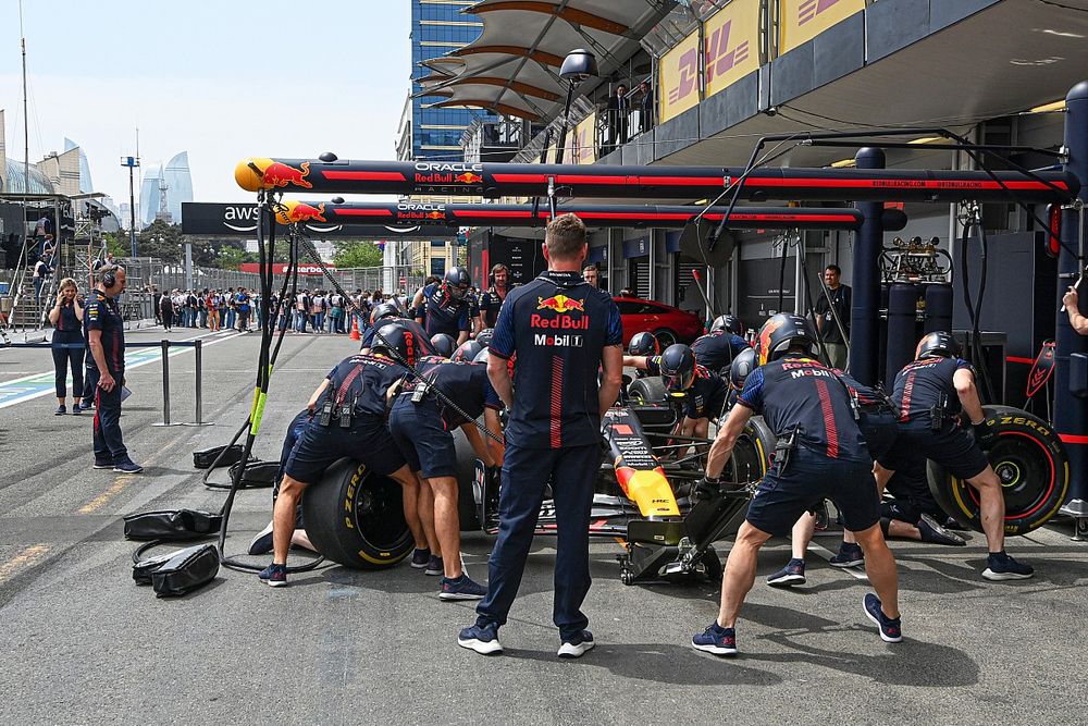 découvrez les dernières actualités sur max verstappen, qui exprime son désir de continuer avec l'équipe red bull. plongez dans ses motivations et ses ambitions pour l'avenir en formule 1.