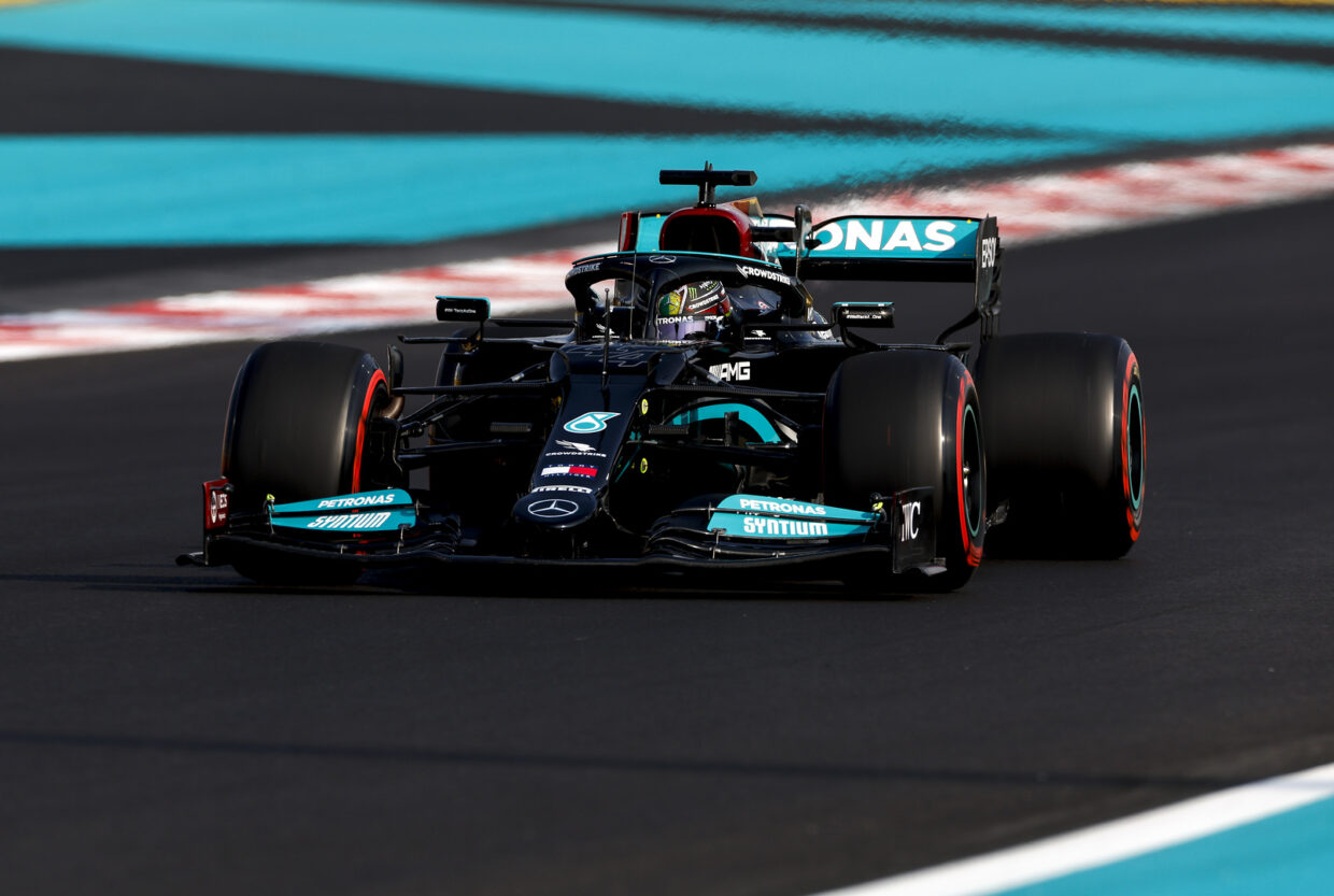Mercedes F1 : Les ajustements techniques en jeu dans les défis rencontrés par Hamilton