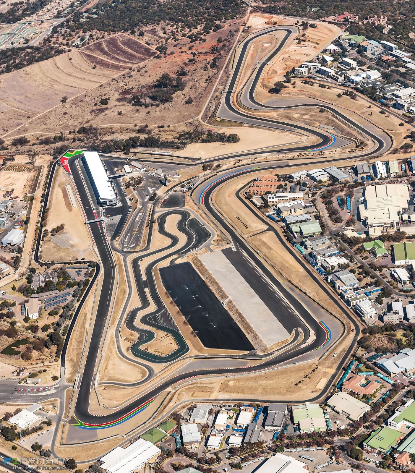 Un tournant mémorable pour la F1 en Afrique du Sud : une voiture de Formule 1 prend la piste à Kyalami !