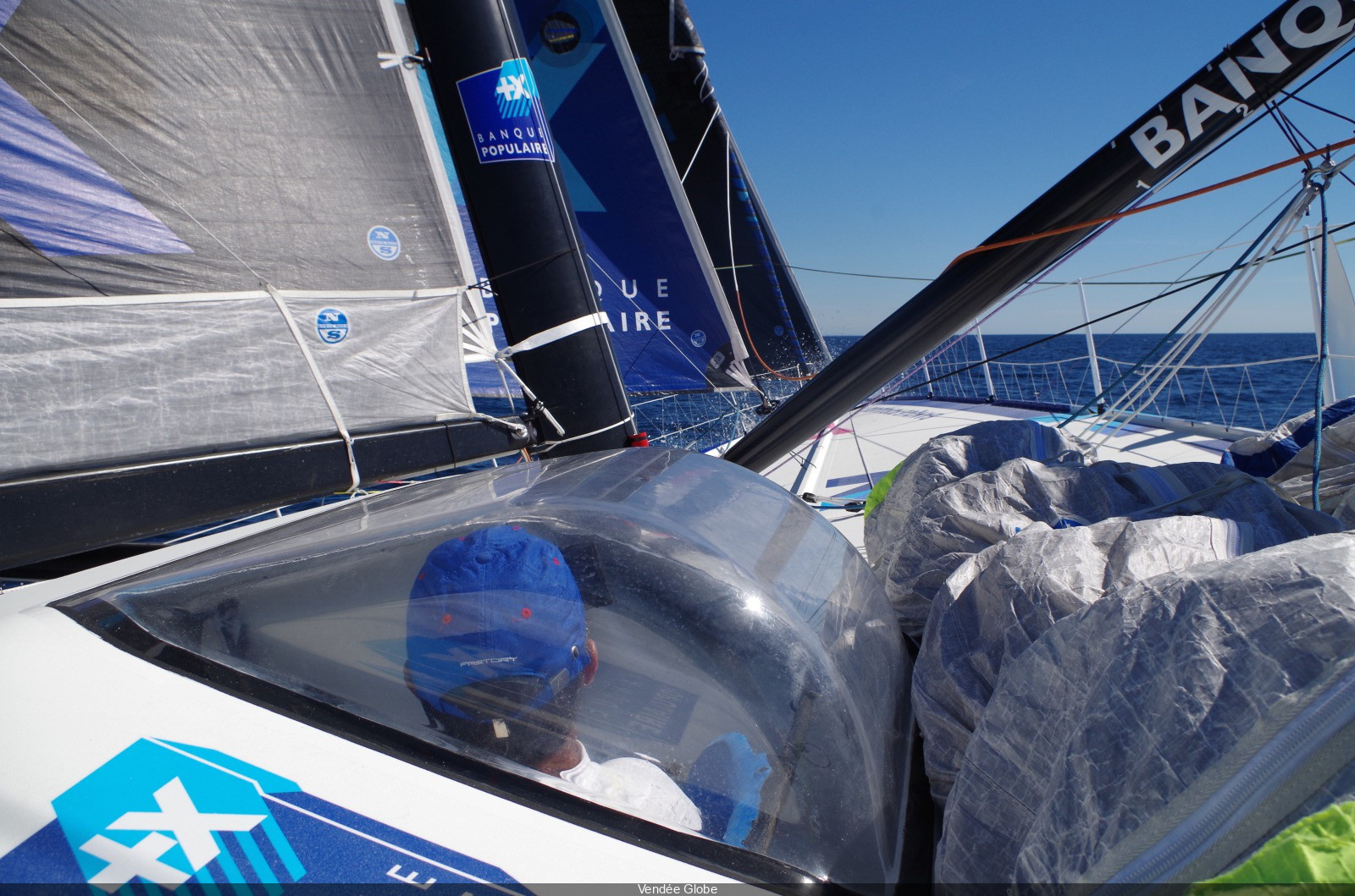 rejoignez l'aventure épique du vendée globe, la course en solitaire autour du monde à la voile. découvrez les défis incroyables que les marins de l'équipe vendée globe doivent surmonter, leur préparation intensive, et l'esprit de camaraderie qui les unit. plongez dans l'univers fascinant de cette compétition emblématique du monde maritime.
