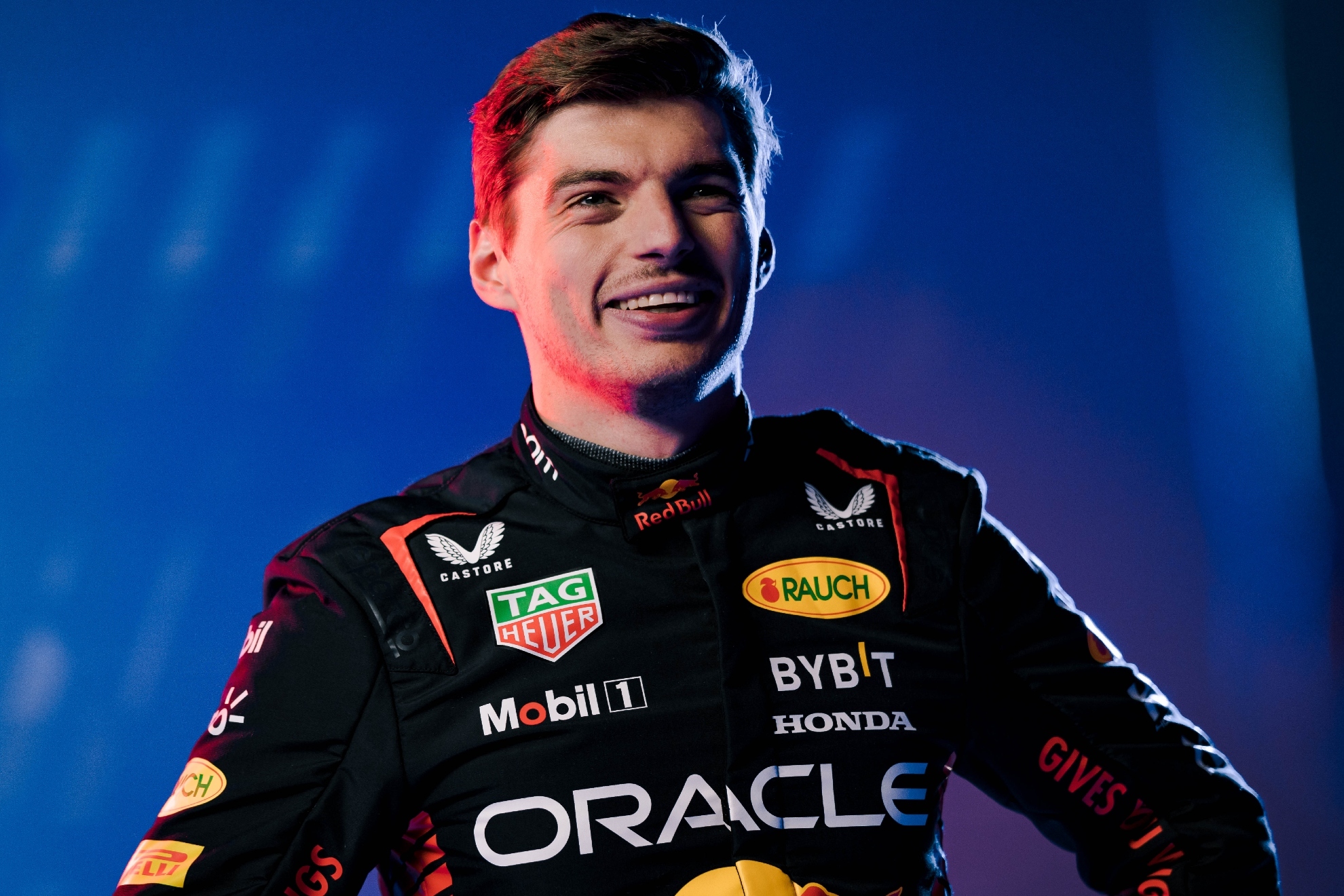 découvrez les dernières sanctions imposées à max verstappen et les stratégies de l'équipe de formule 1 qui pourraient façonner l'avenir de la compétition. analyse des enjeux et conséquences des décisions réglementaires sur le championnat.
