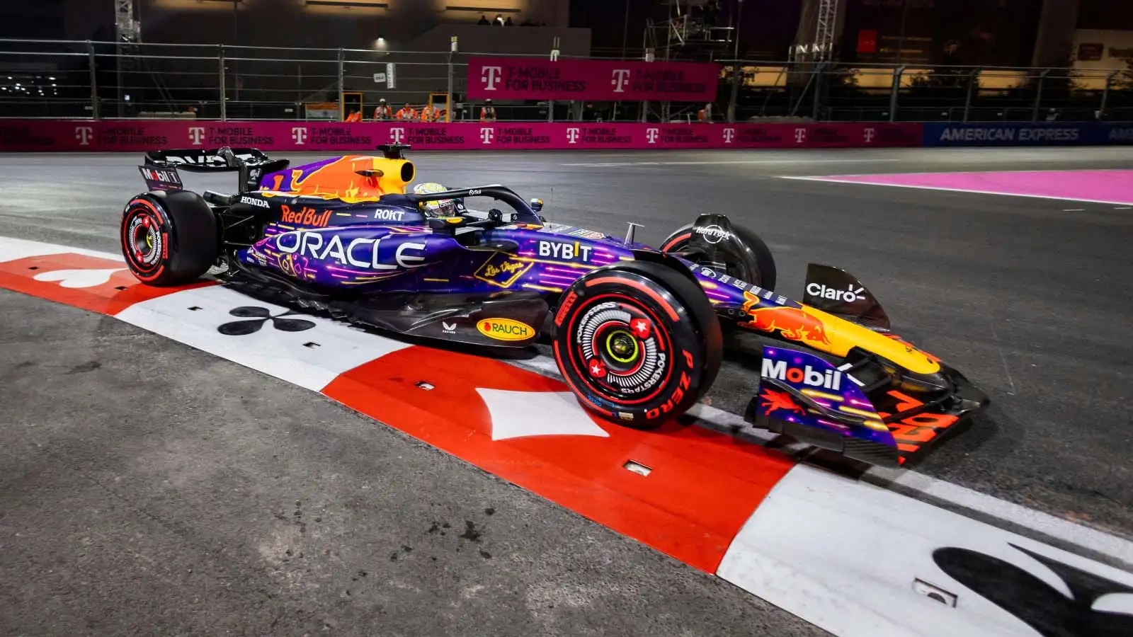 découvrez si max verstappen décroche le titre de champion à las vegas ! plongée dans l'excitation de la f1 et les enjeux palpitants de cette course emblématique. ne manquez pas les analyses et les résultats en direct !