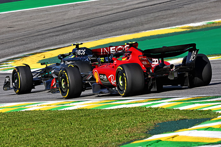 découvrez les enjeux passionnants du grand prix d'abou dhabi, où la bataille pour le titre entre mclaren et ferrari atteint son paroxysme. plongez au cœur du duel palpitant entre lando norris et charles leclerc, deux pilotes talentueux déterminés à briller sur la scène internationale de la formule 1.