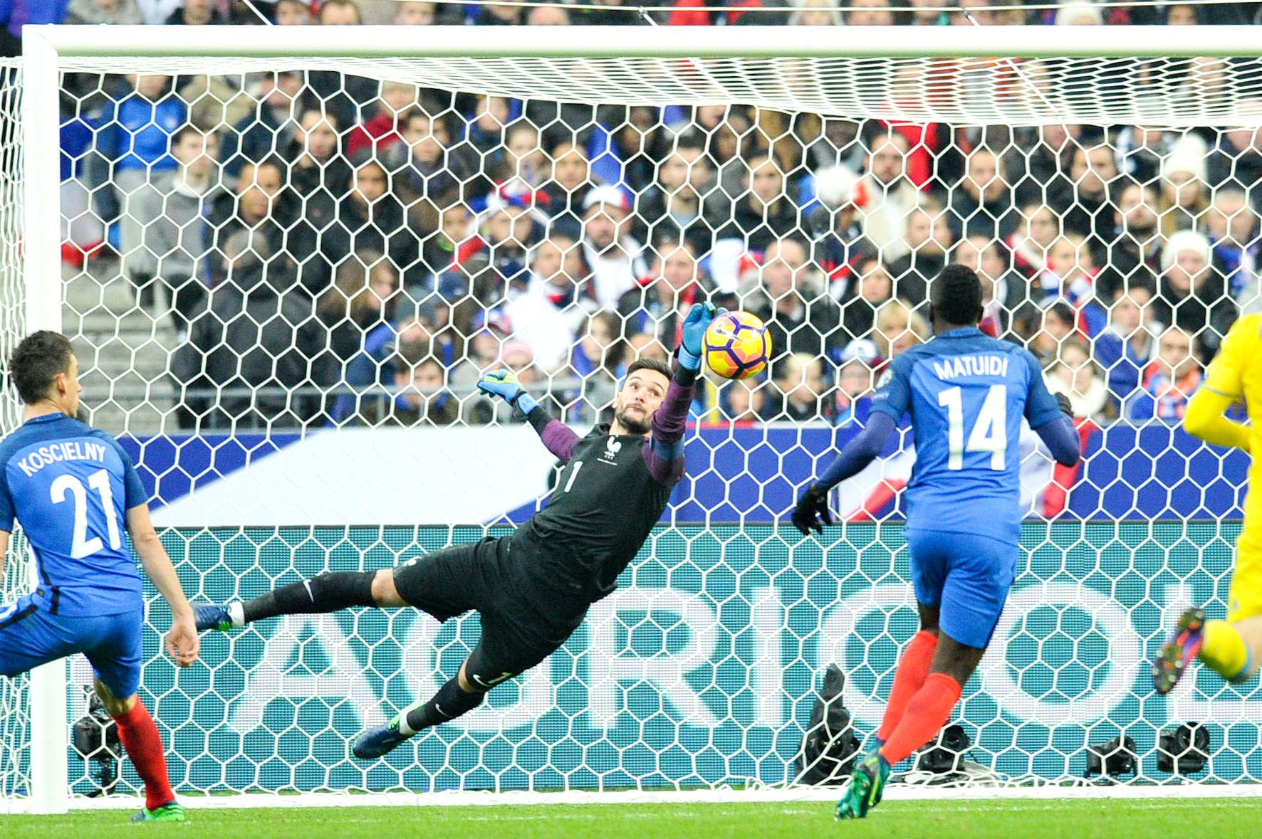 découvrez les moments forts de la saison f1 2024, avec des analyses des courses les plus marquantes, des performances époustouflantes des pilotes, et des innovations techniques qui redéfinissent la compétition. revivez les meilleures actions et les enjeux palpitants de cette année incontournable en formule 1.