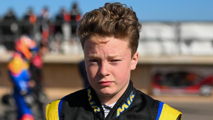 découvrez l'histoire inspirante de jimmy hélias, un jeune passionné de formule 1, qui rêve de faire carrière dans le monde de la vitesse. suivez son parcours, ses ambitions et ses défis pour atteindre les pistes de f1.