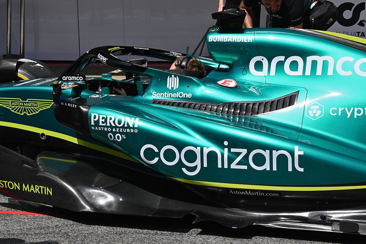 découvrez l'amr25 aston martin, une voiture de sport exceptionnelle alliant élégance, performance et technologie de pointe. plongez dans l'univers de l'innovation automobile avec ce modèle emblématique.