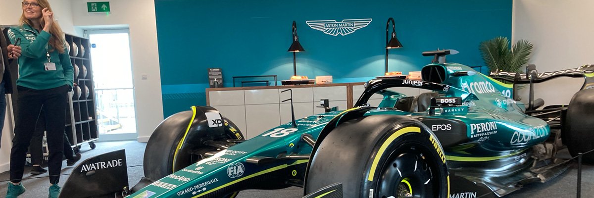 découvrez l'intégration innovante de newey avec aston martin f1, une fusion d'expertise technique et de design avancé qui propulse l'équipe vers de nouveaux sommets en formule 1. plongez dans les coulisses de cette collaboration qui redéfinit les performances sur la piste.