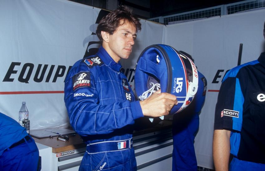 découvrez les pilotes de formule 1 du 21ème siècle, leurs performances remarquables, leurs rivalités emblématiques et les évolutions de leurs carrières dans le monde palpitant de la f1.