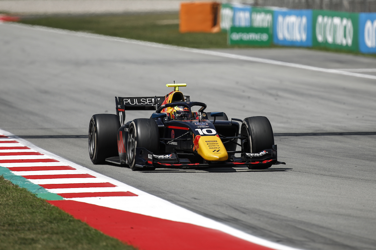 Formule 1 : le début tumultueux d&rsquo;Isack Hadjar, un regard sur les débuts des pilotes français avant lui