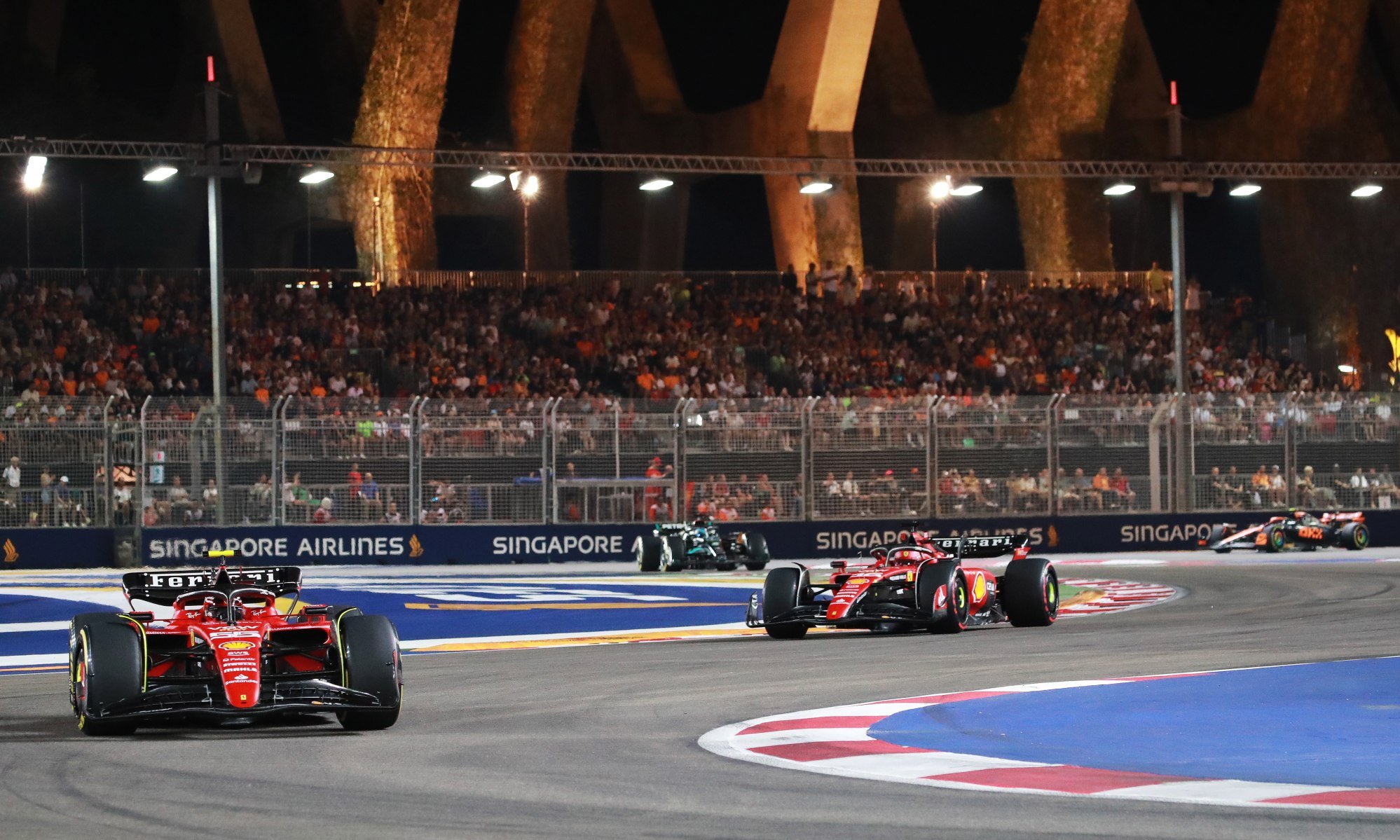 découvrez l'excitation de la f1 à bangkok ! plongez dans l'univers de la formule 1 avec des courses palpitantes, des pilotes de renom et une atmosphère électrisante. ne manquez pas cet événement incontournable qui promet sensations fortes et adrénaline à chaque virage.