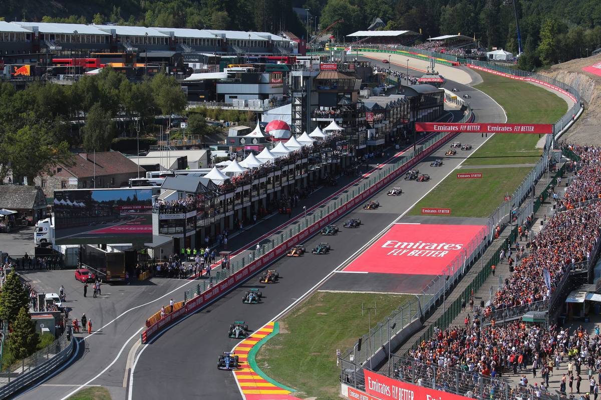 découvrez les horaires et les chaînes de diffusion de la f1 pour le grand prix de chine. ne manquez rien de l'action sur le circuit avec nos informations détaillées sur les courses, les séances d'essai et les qualifications.