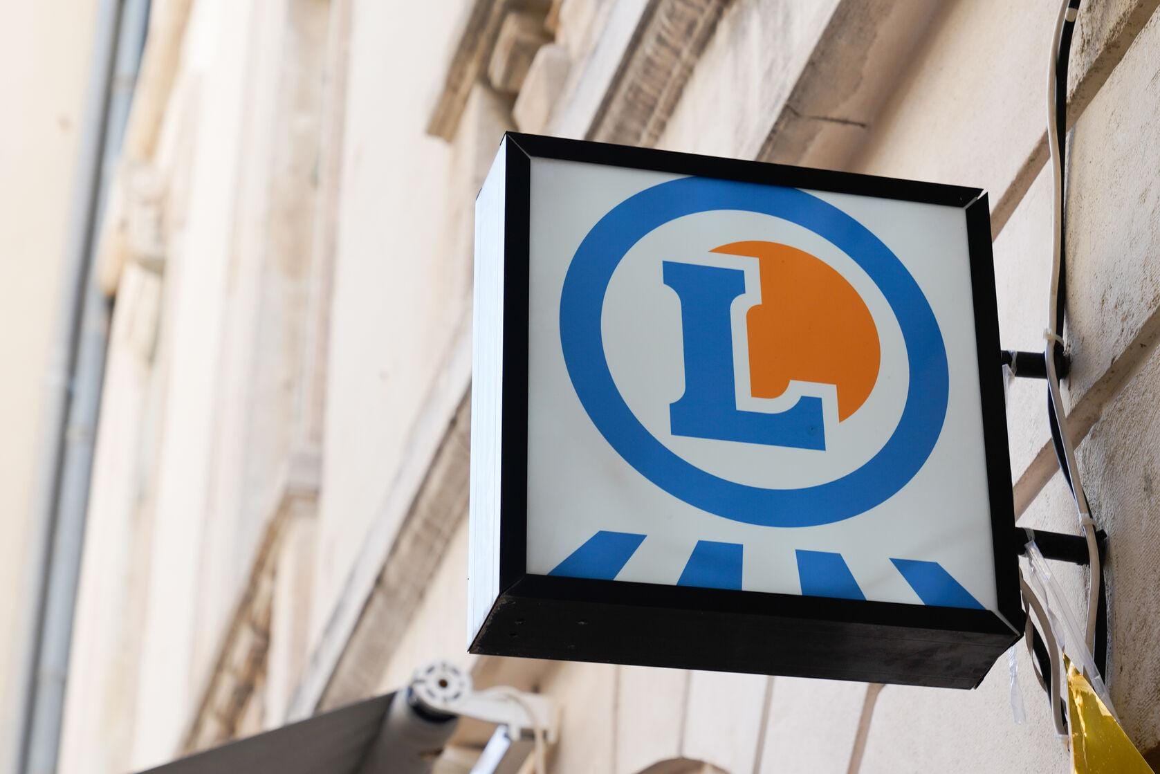 découvrez comment leclerc se positionne en tête du marché grâce à ses prix compétitifs, sa variété de produits et son engagement envers la qualité. explorez les innovations et les services qui font de leclerc le choix privilégié des consommateurs.