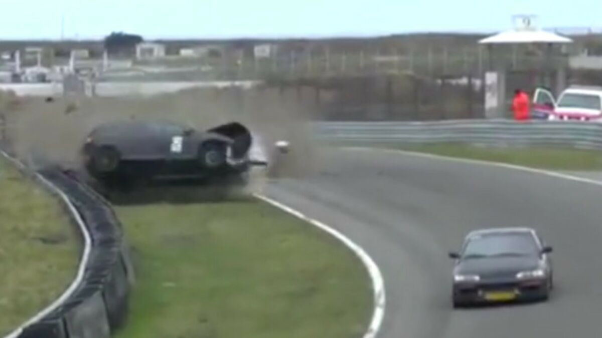 Un pilote de Formule 1 sous les moqueries au volant d&rsquo;une Golf GTI !
