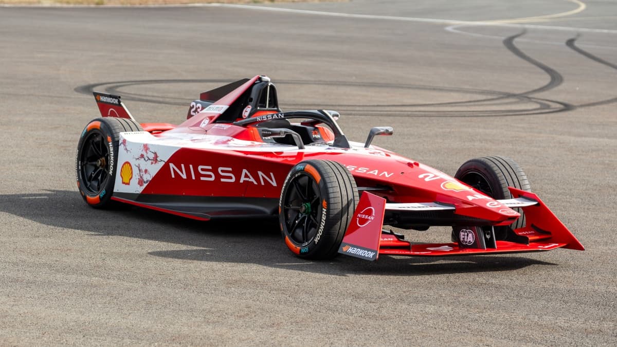 découvrez la formule 1 électrique de nissan en essonne, alliant performance, innovation et écoresponsabilité. plongez dans l'univers de la course automobile durable et vivez une expérience de conduite unique en pleine nature.