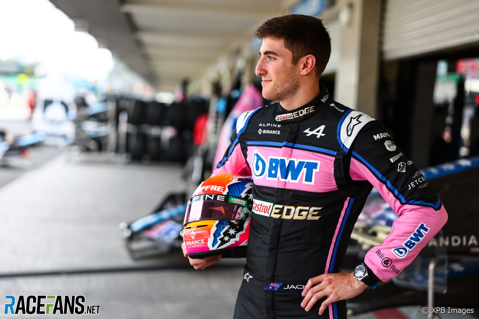 découvrez tout sur le remplacement de doohan lors du gp de bahreïn, y compris les dernières nouvelles, analyses et réactions des pilotes. restez informé des événements clés et des performances sur la piste.