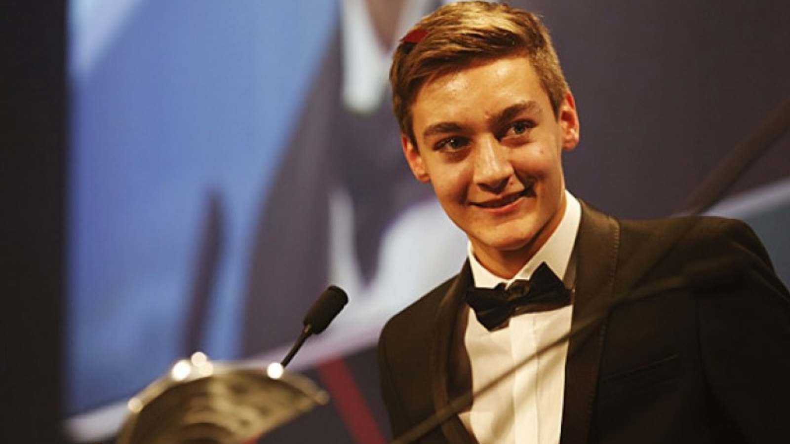 découvrez le parcours inspirant de russell, un candidat déterminé à conquérir le titre tant convoité. plongez dans son histoire, ses motivations et les défis qu'il doit relever pour réaliser son rêve.