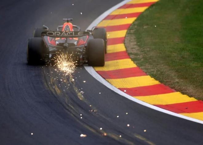 Lando Norris s&rsquo;illustre en tête des essais libres 1, devançant Verstappen et Hamilton