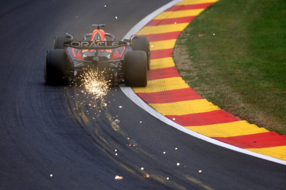 Lando Norris s&rsquo;illustre en tête des essais libres 1, devançant Verstappen et Hamilton
