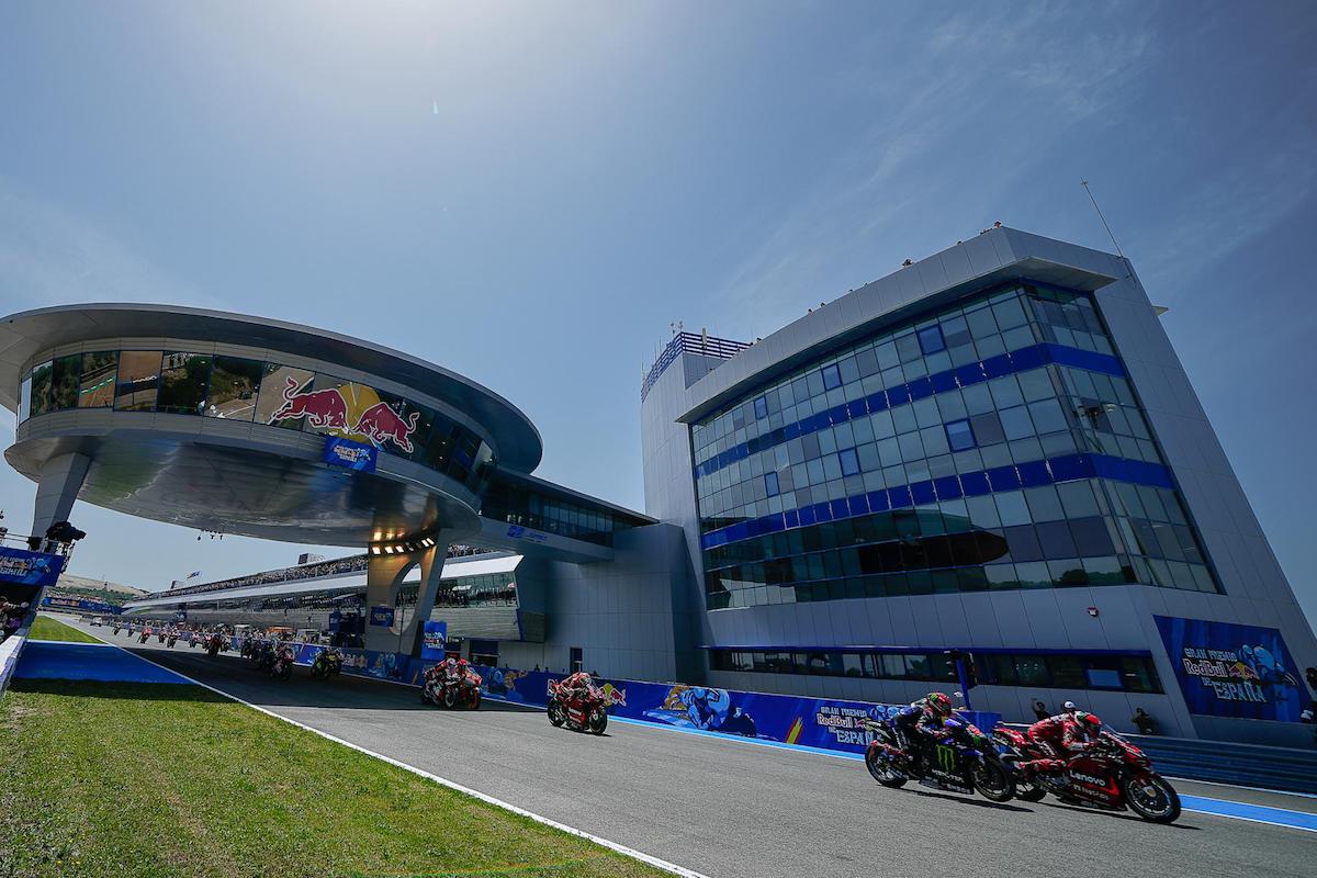 découvrez toutes les informations sur le grand prix d'espagne 2025 : dates, circuit, pilotes et enjeux de cette course emblématique de formule 1. ne manquez pas l'événement incontournable du calendrier automobile !