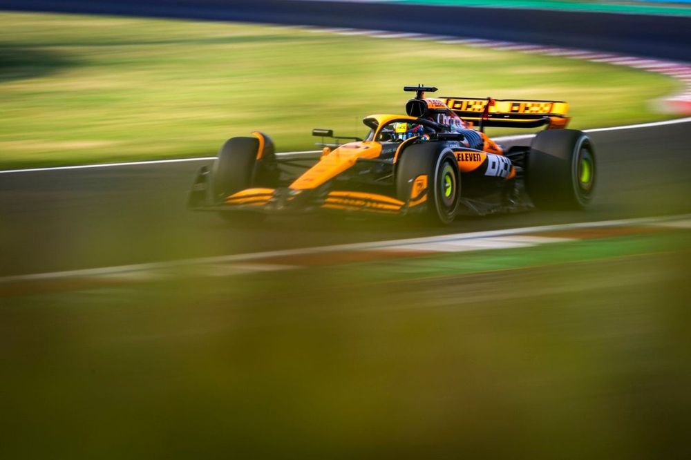 découvrez le moment fort de la course en espagne où oscar piastri a réalisé la pole position, marquant une étape décisive de sa carrière en formule 1. plongez dans les détails de cette performance exceptionnelle et les enjeux de la compétition !