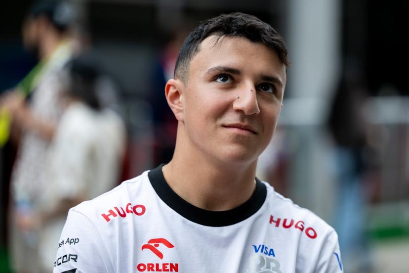 découvrez l'univers des pilotes français en formule 1, mettant en lumière les talents d'isack hadjar, jeune espoir du sport automobile. explorez leur parcours, leurs performances et les défis qu'ils relèvent sur les circuits du monde entier.