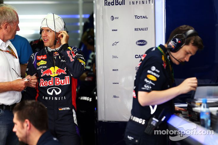 découvrez les rumeurs et analyses sur la possibilité que sebastian vettel devienne le successeur de helmut marko chez red bull. plongée dans le futur de l'équipe et des enjeux de la f1.