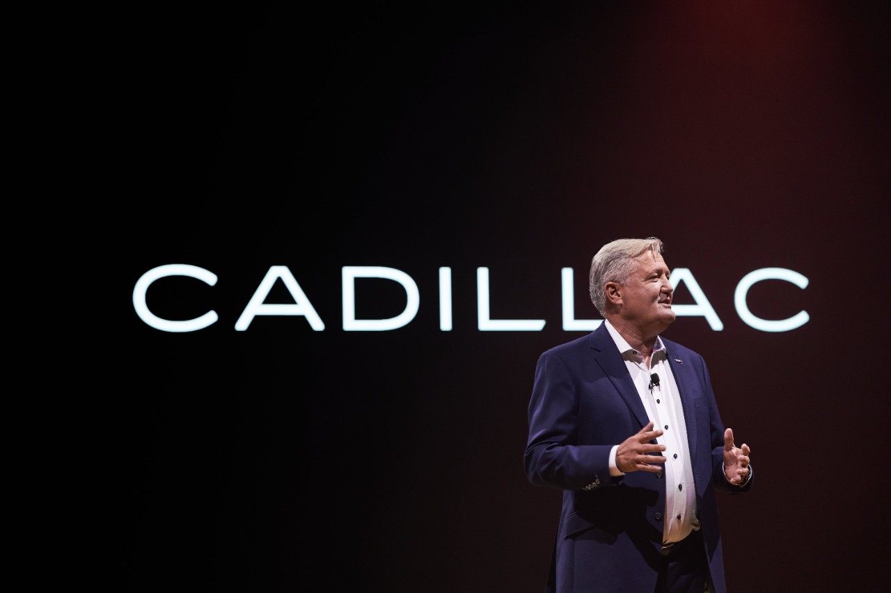découvrez l'univers de cadillac en tant que sponsor de la f1, alliant prestige et innovation. plongez dans l'histoire de cette marque emblématique qui soutient le sport automobile et célèbre l'excellence sur les circuits.