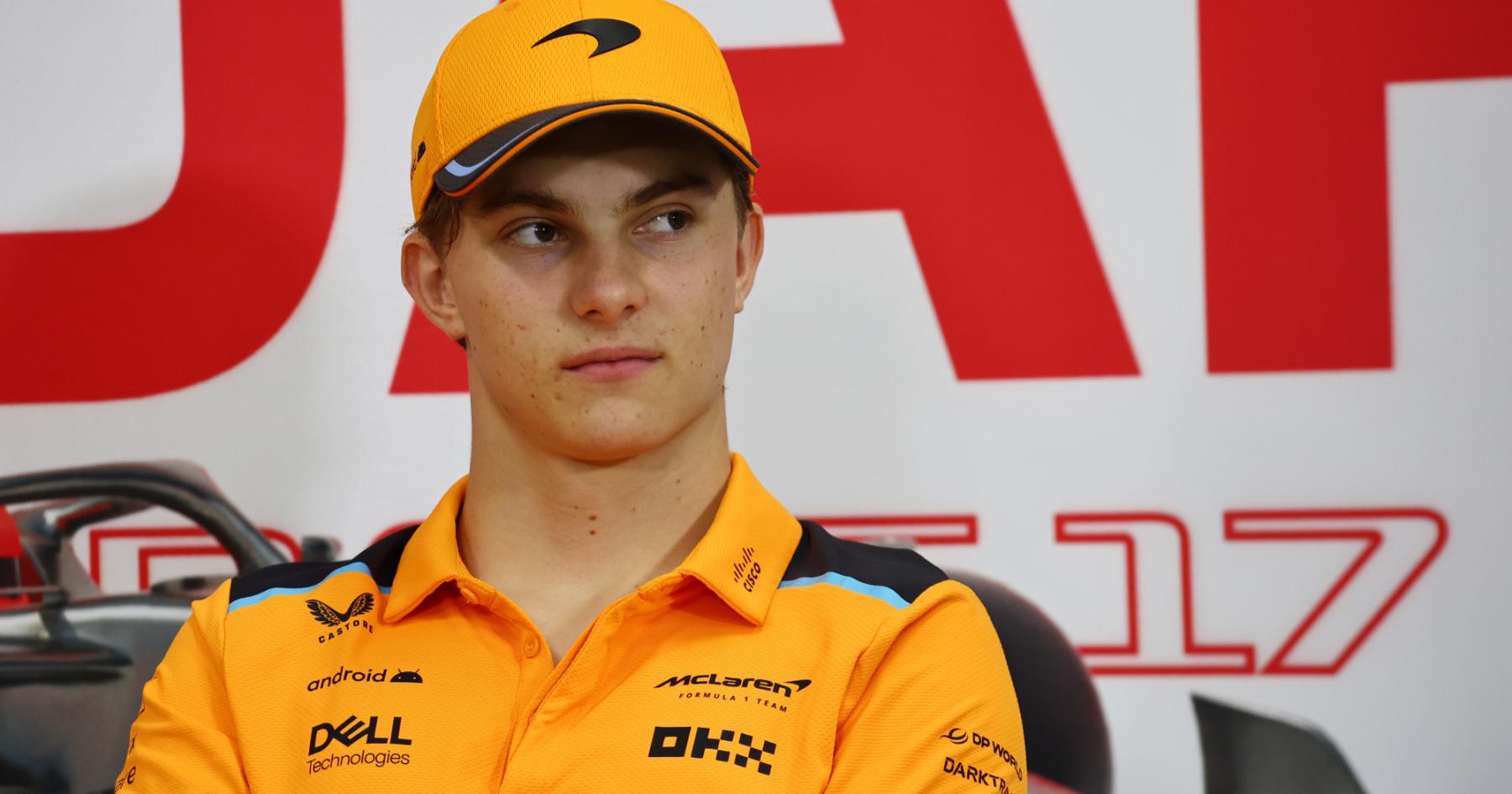 découvrez le duel captivant entre norris et piastri, deux pilotes prometteurs de la formule 1, qui rivalisent sur la piste. plongez dans leurs performances, leur technique et leur passion pour la course dans cette palpitante bataille motorisée.