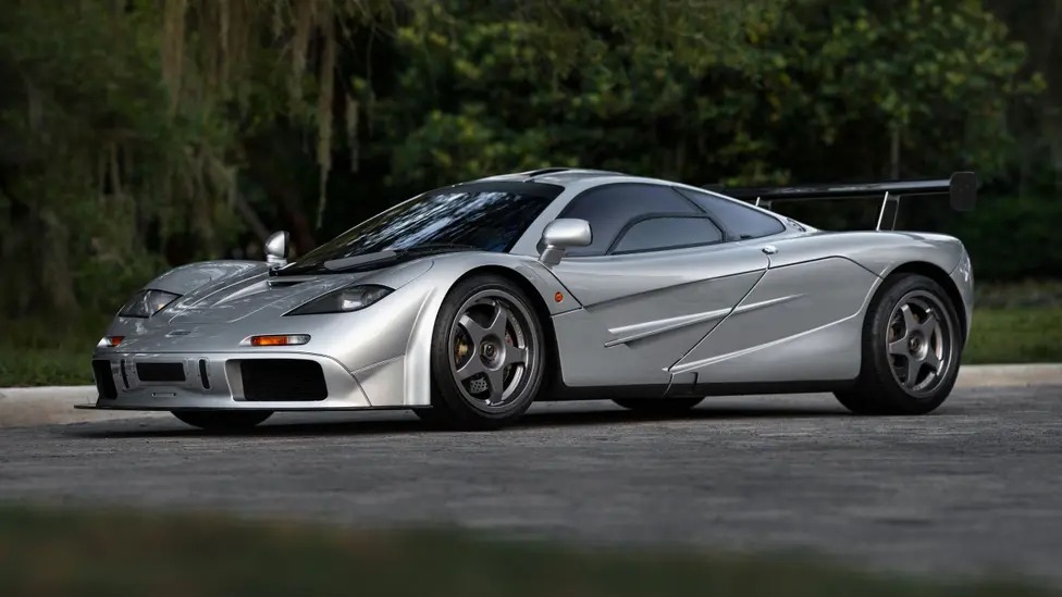 découvrez les avantages de la mclaren f1, une voiture de course emblématique alliant technologie de pointe, performance exceptionnelle et design aérodynamique. plongez dans l'univers de l'innovation automobile et explorez comment la mclaren f1 se distingue sur la piste et dans l'histoire de la formule 1.