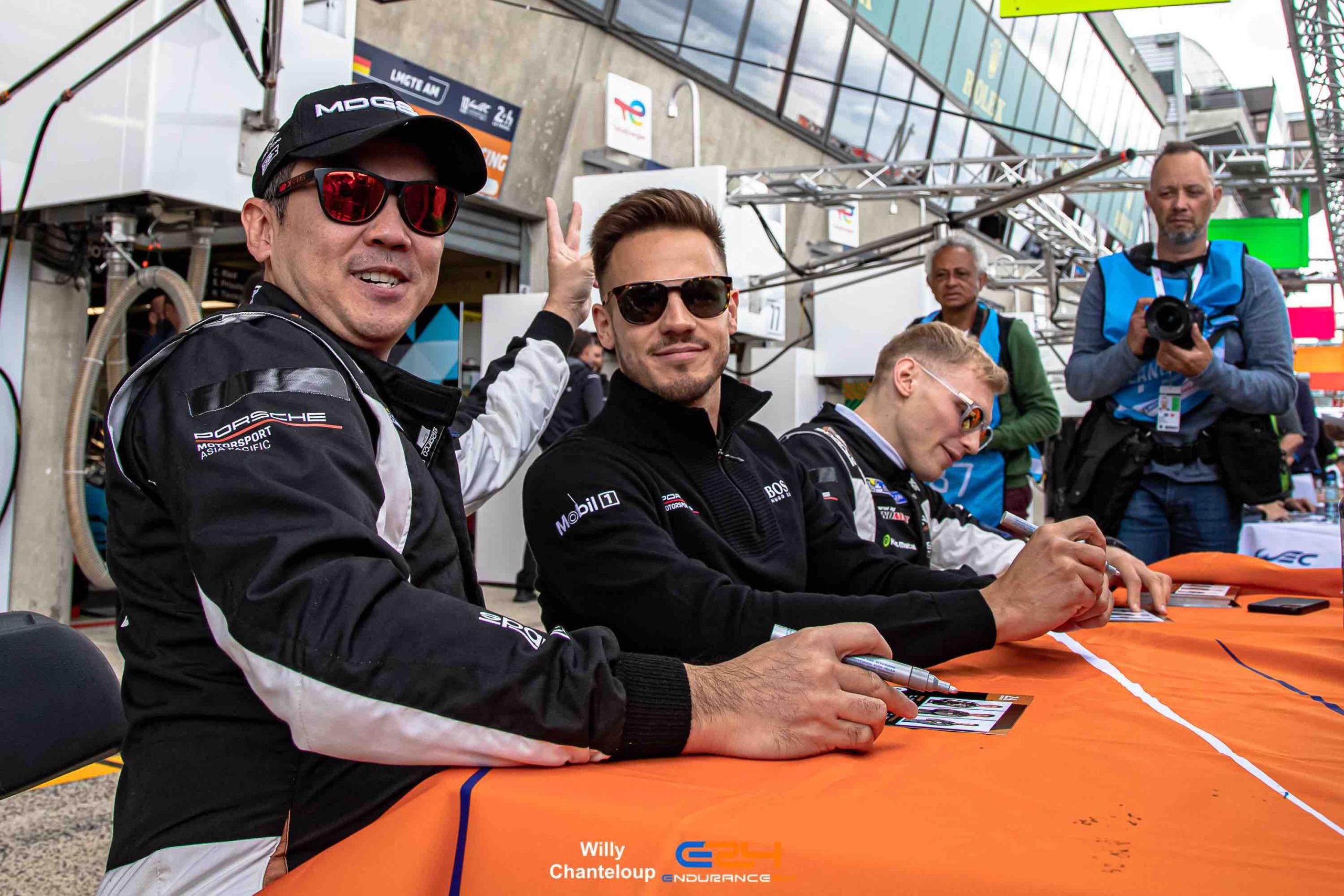 découvrez les pilotes de formule 1 qui participeront aux 24 heures du mans 2025. plongez dans l'univers de l'endurance où ces champions de la vitesse allient talent et stratégie pour conquérir cette course mythique.