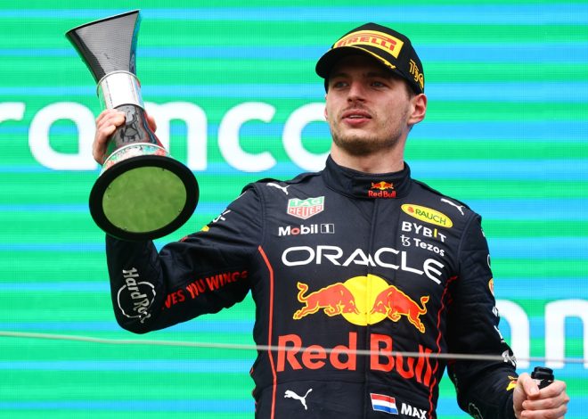 Max Verstappen pourrait-il rejoindre Mercedes ? Une rumeur surprenante tourne autour du champion du monde