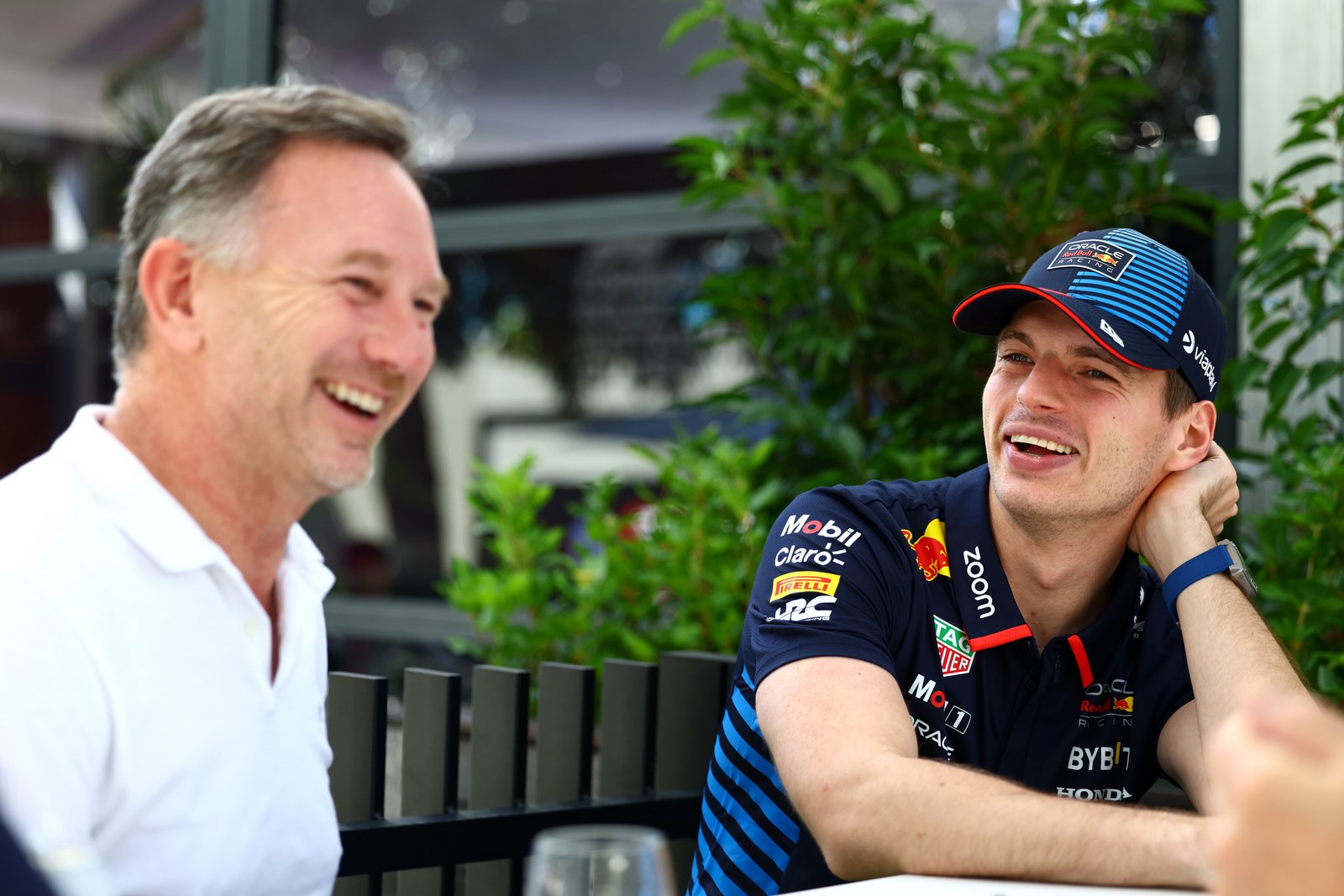 découvrez les dernières nouvelles et analyses sur le transfert de max verstappen, la star de la formule 1. plongez dans les détails de son parcours, ses performances, et les implications pour l'avenir de son équipe.