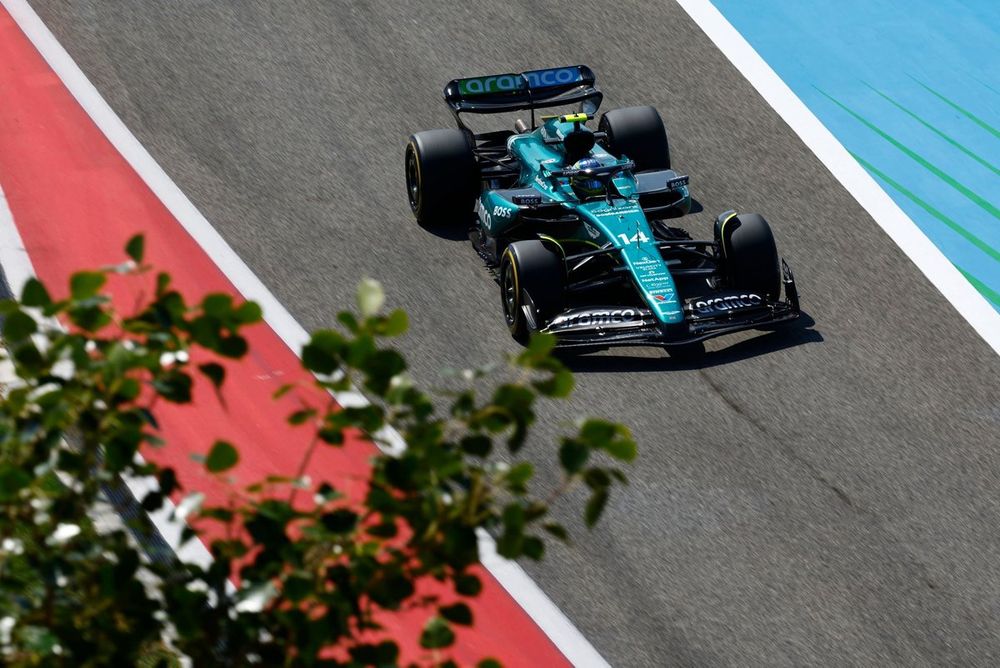 découvrez les enjeux du grand prix de hongrie avec notre analyse des performances d'oscar piastri et de l'équipe ferrari. nous répondons aux 5 questions clés qui pourraient déterminer l'issue de cette course passionnante.