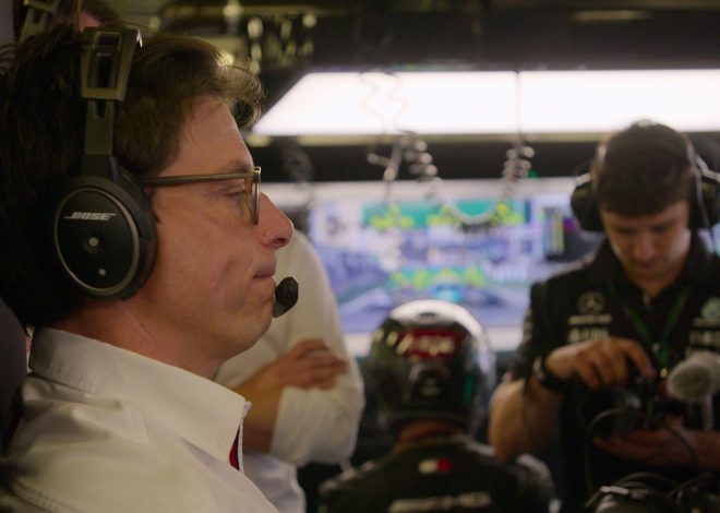 Un ancien pilote de Formule 1 en quête de justice : il réclame 82 millions de dollars pour avoir perdu son titre de champion du monde suite à une trahison.