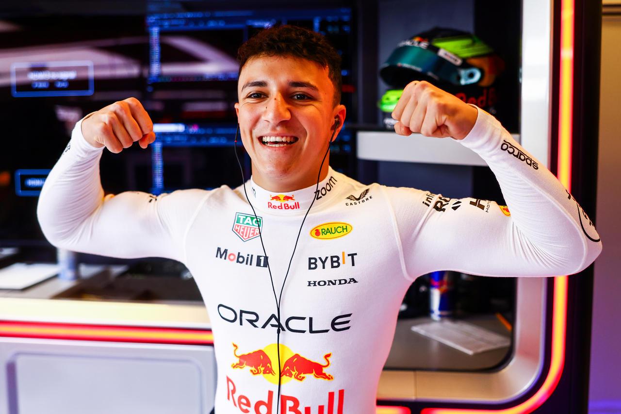 découvrez isack hadjar, la nouvelle pépite française de la formule 1. parcours, ambitions et performances exceptionnelles : tout savoir sur ce talent prometteur qui fait vibrer le monde du sport automobile.