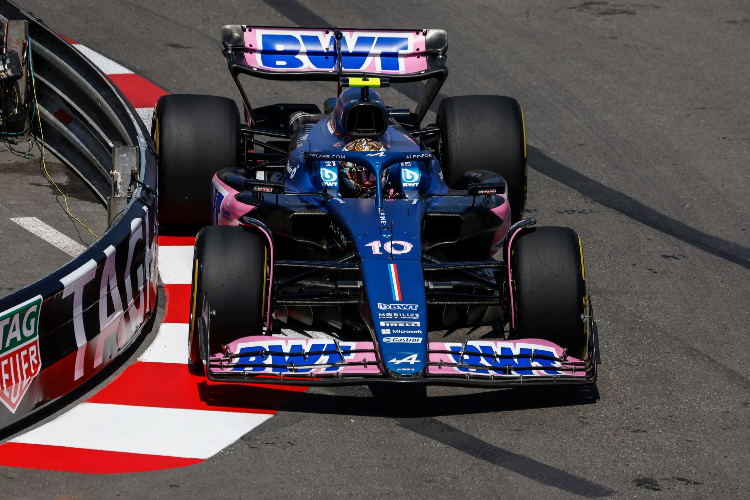 découvrez les propos de gasly sur mercedes et leur impact positif en tant que salut pour alpine dans le monde de la formule 1.