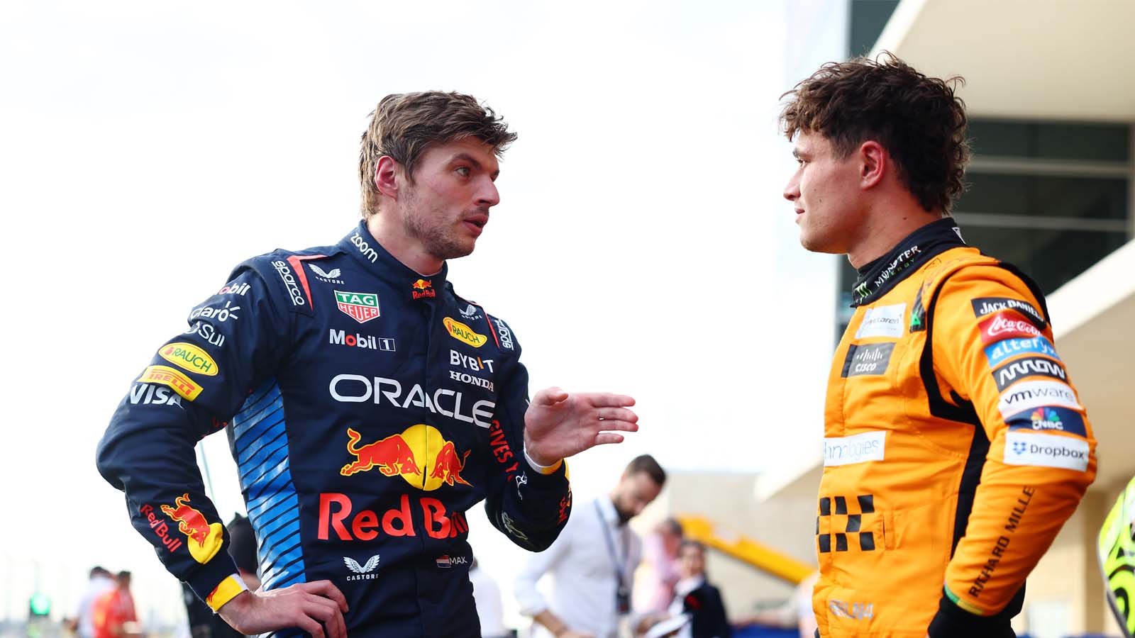 découvrez le résumé du gp de las vegas 2025 : norris proche du titre, verstappen talonne piastri dans la course au championnat.