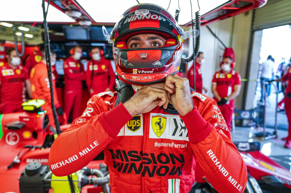 Formule 1 au Qatar : Sainz brille sur le podium tandis que Ferrari s’enlise — Analyse des succès et déceptions du Grand Prix