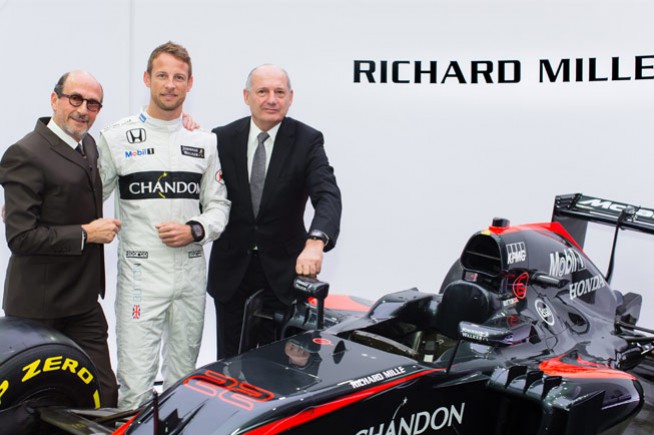 découvrez le parcours fascinant de richard mille, mécène influent en formule 1, alliant passion pour l'horlogerie de luxe et soutien aux pilotes d'élite.