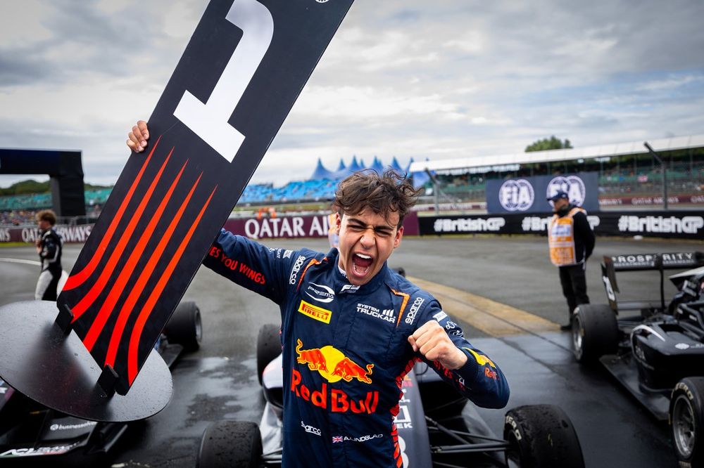 Racing Bulls entrevoit en Arvid Lindblad la pépite montante de la Formule 1