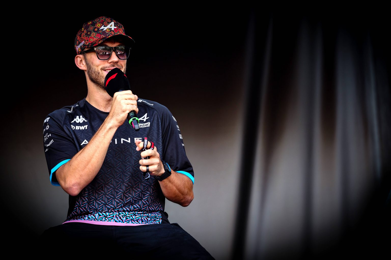 découvrez les ambitions de pierre gasly chez alpine avec le moteur mercedes, ses objectifs et défis pour la saison à venir.
