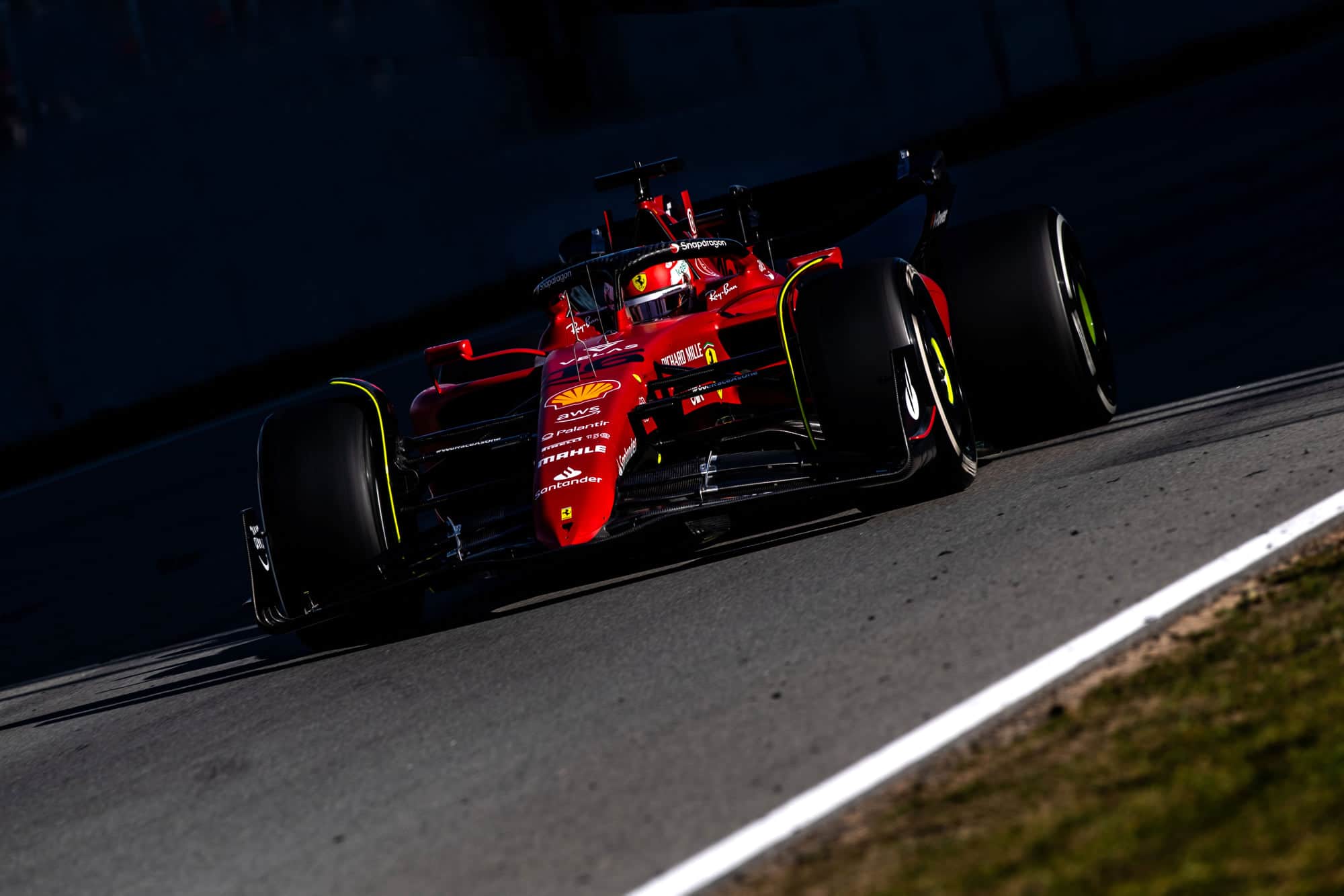 Essais à Barcelone : Hamilton et Ferrari en tête, Mercedes très présents, McLaren et Red Bull aussi au rendez-vous