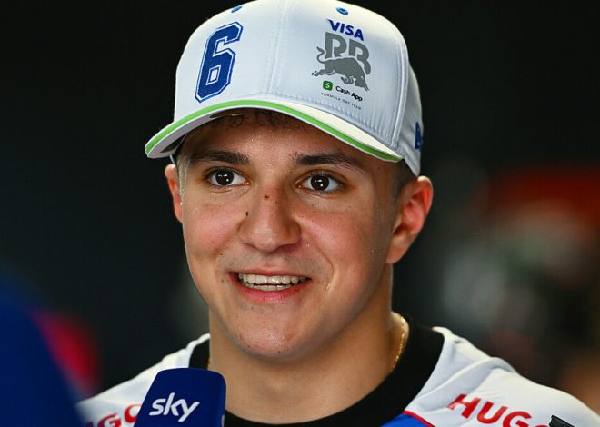 Essais de pré-saison : Isack Hadjar évoque le défi Verstappen avec humour et lucidité